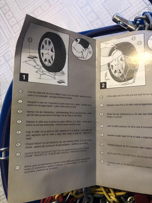 Łańcuchy na opony stan bardzo dobry w wygonym etui