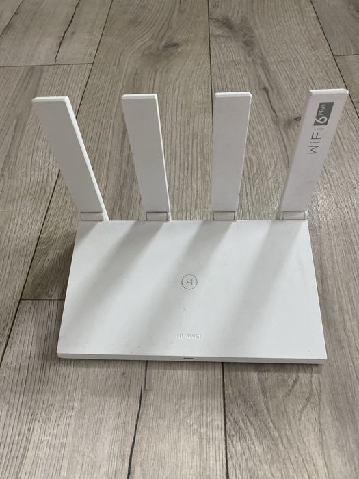 Продам машрутизатор Huawei  AX3
