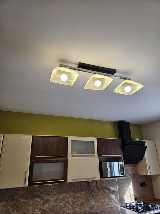 Lampa sufitowa , mocne światło