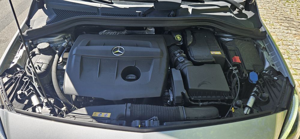 Mercedes-Benz  B 180D