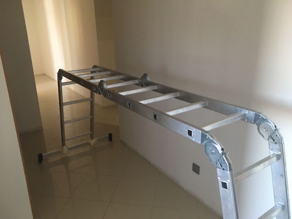 Escada/escadote articulata/multifunções