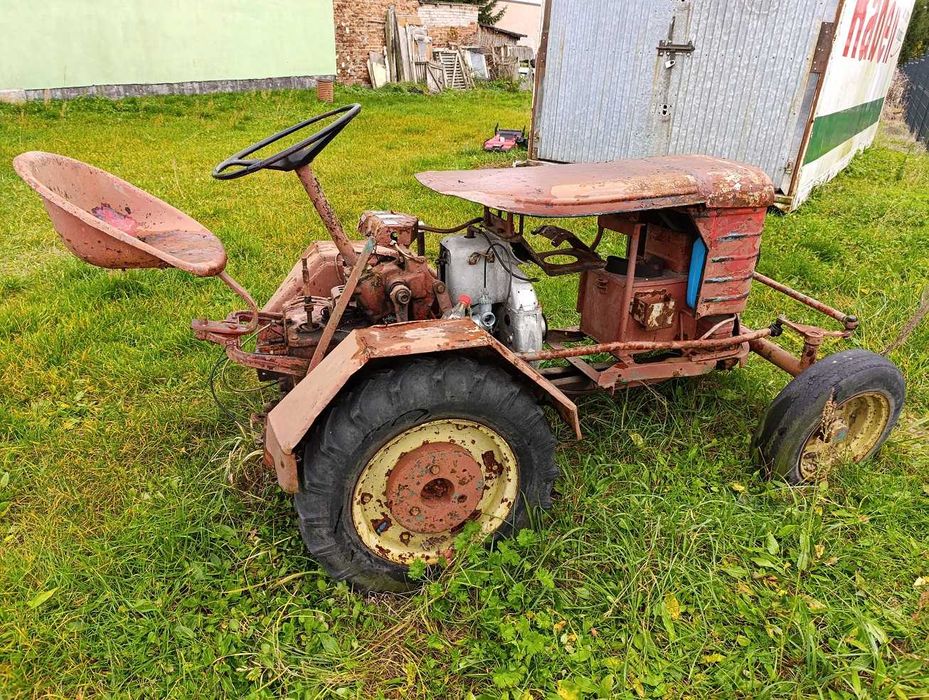 Traktorek ogrodowy Dzik 21 dwuosiowy mini ciągnik 2SUW