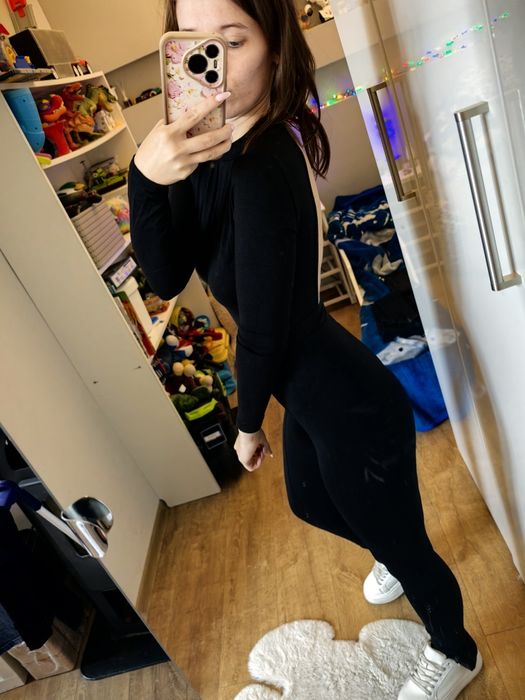 Body Ola voga czarne wycięte plecy