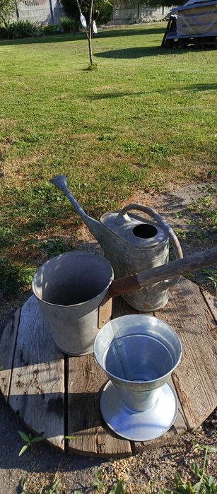 Dekoracje ogrodowe zestaw trzech elementów.