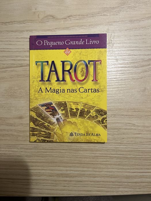 • Pequeno Grande Livro do TAROT A Magia nas Cartas