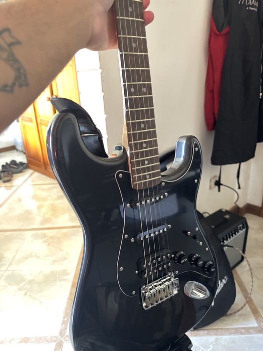 Guitarra Eletrica Squier Stratocaster HSL pack (Guitarra, Mala, Amp e Acessorios)