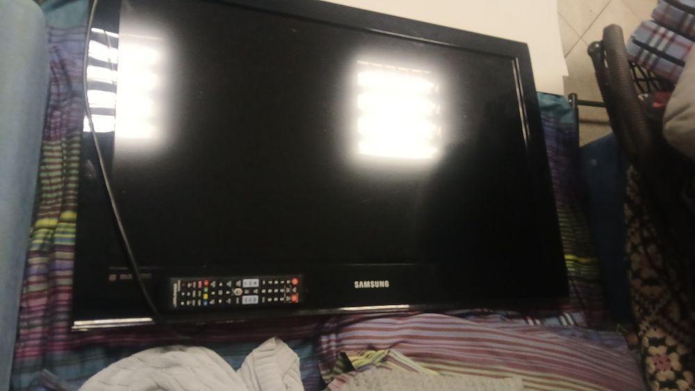 Telewizor Samsung LE37B530 + Dekoder DVBT2  gratis
