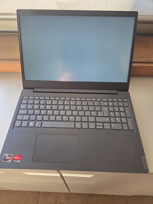 LENOVO V15-ADA 15,6Polegadas