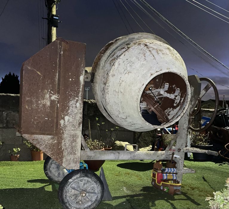 Betoneira 250 Lt Usada