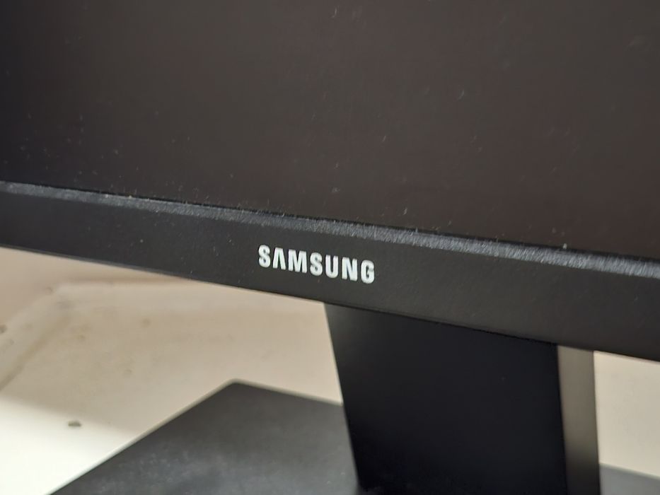 Samsung 24" Monitor444170020816824321