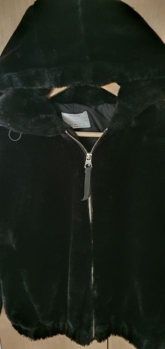 Kurtka, futerko Bershka rozm. S