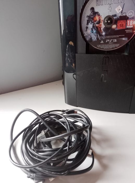 Ps3 com 2 comandos e jogos