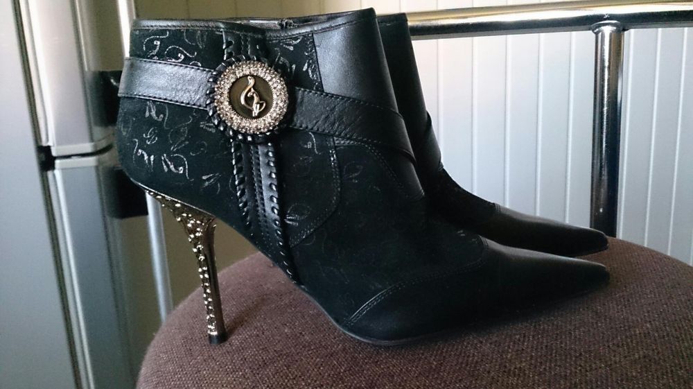 Botki 30zł NOWE  rozm 38