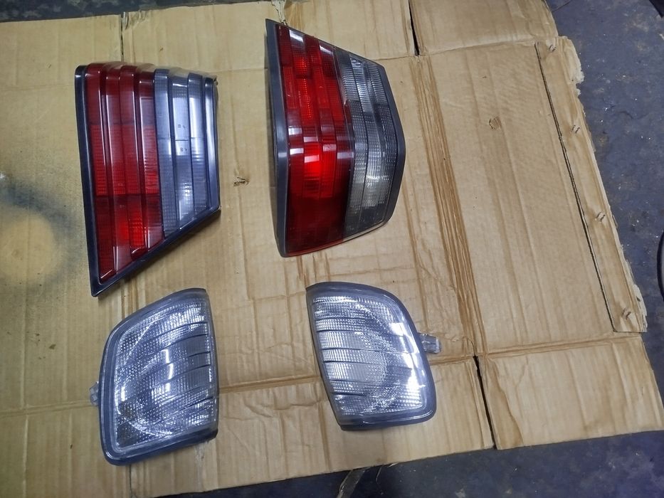 Мерседес Е 124. Стопы+повороты.Цена 100 у.е. за все