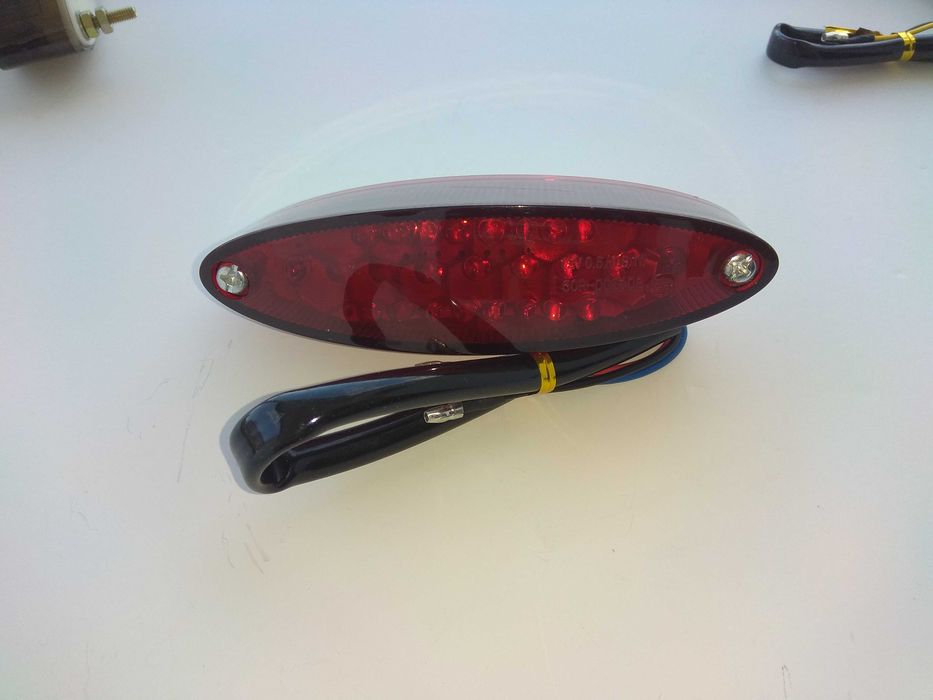 Farolim traseiro LED para moto com luz de Matrícula