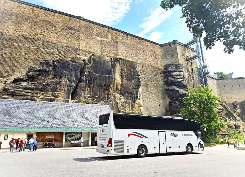 Wynajem busów i autokarów Kraków - Transfery Lotniska - Balice - Pyrzowice - Jasionka - Polska - Europa