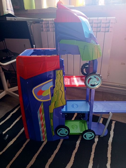 Sprzedam duży pojazd pj masks
