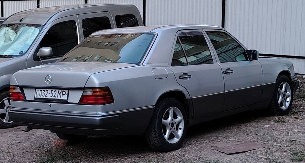 Mercedes-Benz E-Class 1992 VIN WDB1241251B700355 фото оголошення 6 з 24
