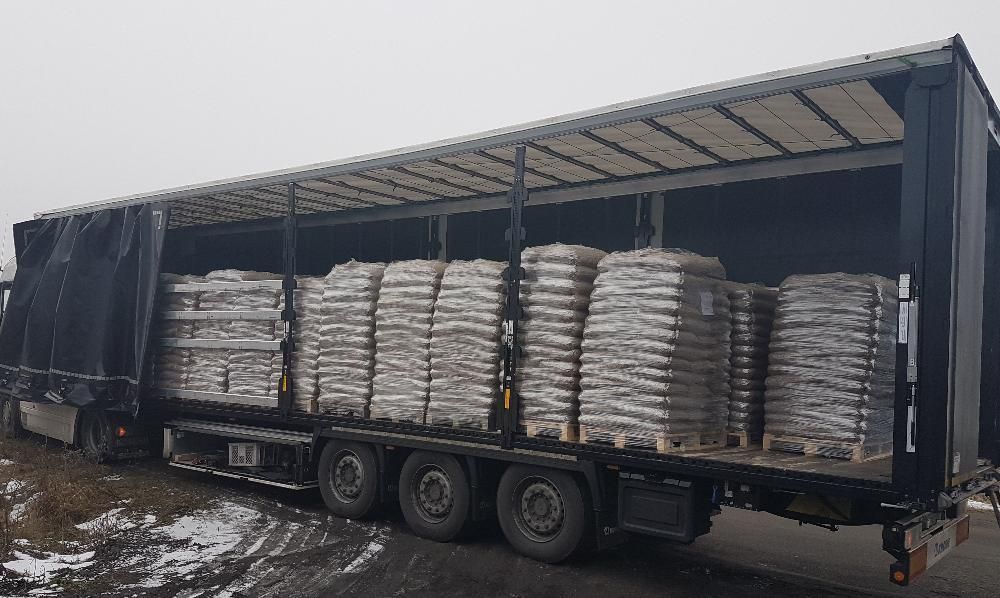 PELLET drzewny fi6mm pakowany w foliowe worki 15kg EASY OPEN transport