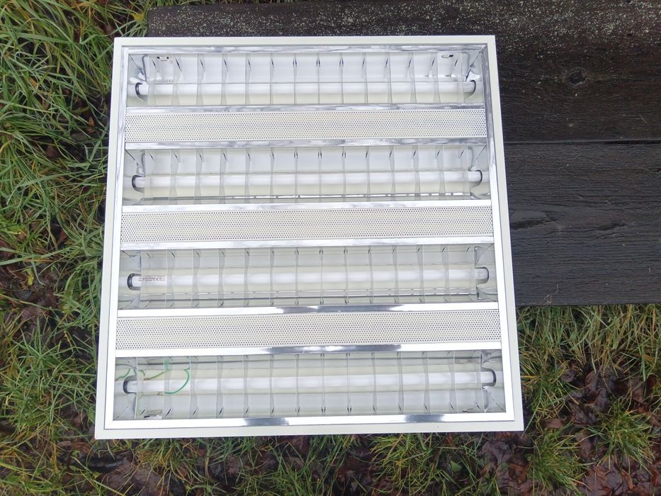 Lampy oprawy sprawne