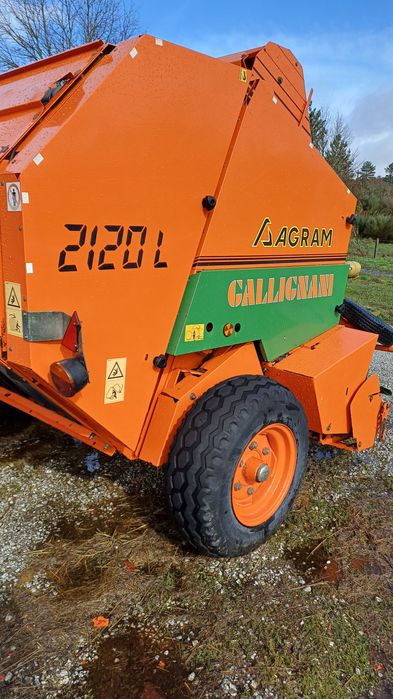 Enfardadeira de rolos