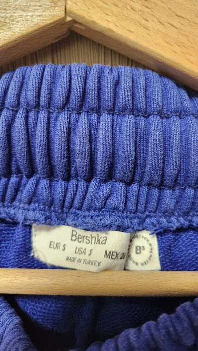 Komplet dresowy Bershka