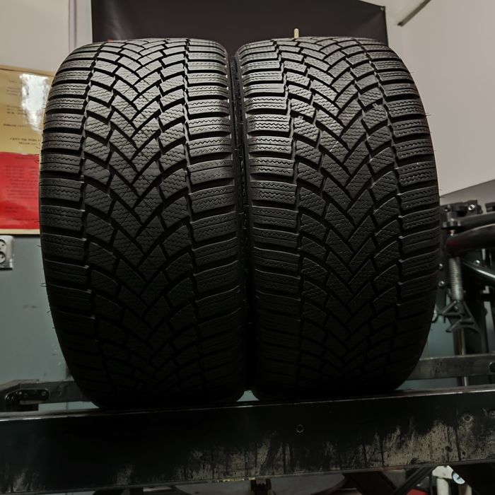 235/35/19 XL Sprzedam parę opon zimowych Bridgestone