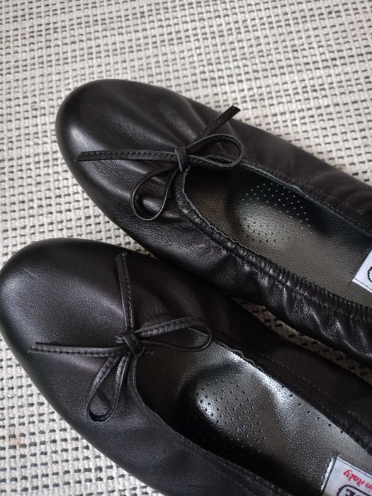 Нов балетки зі шкіри