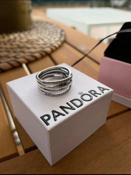 Pandora anel com zircónias