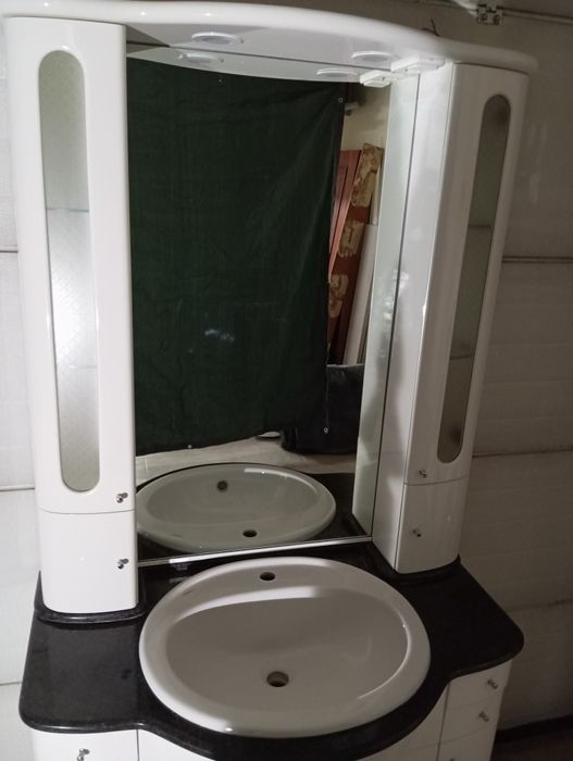 Móvel lavatório espelho