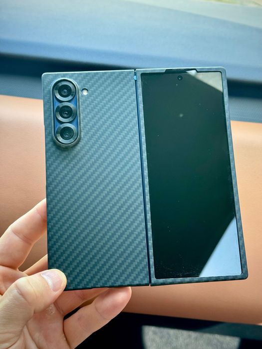 Ультратонкий карбоновый чехол Galaxy Z Fold 6