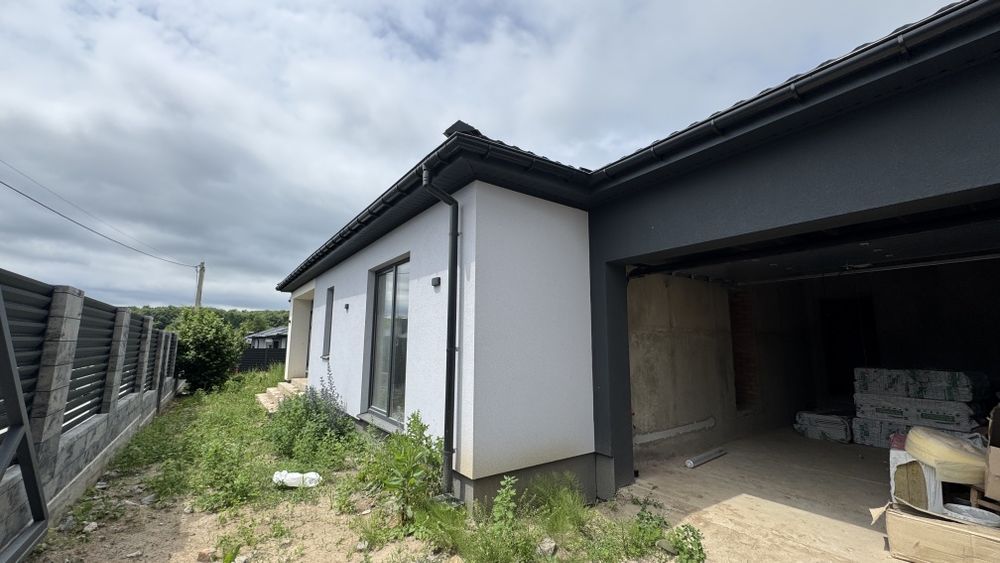 Одно поверховий чистовий будинок, підвал, гараж! Топова еколокація!