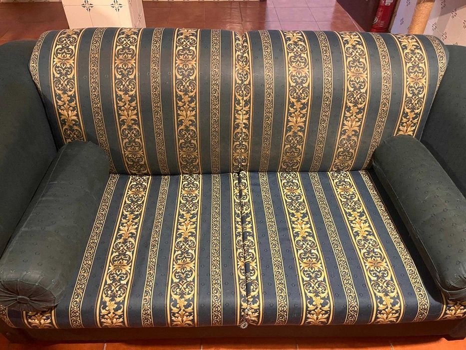 Sofás dois lugares e mais dois de um lugar