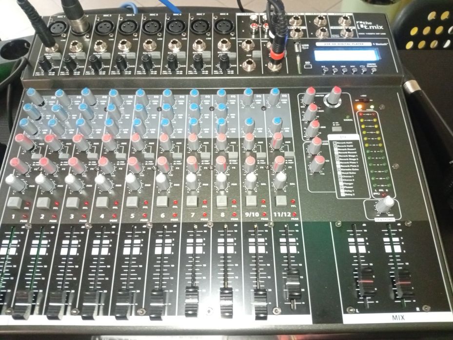Mesa de mistura profissional nova com efeitos e USB