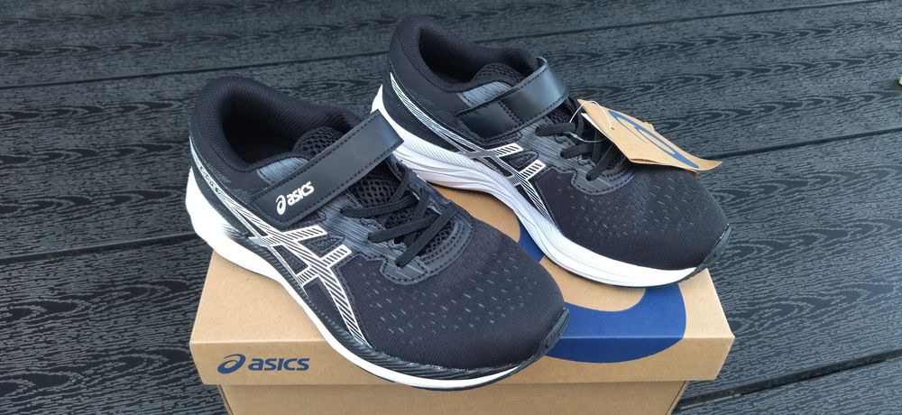 Tênis de criança novos