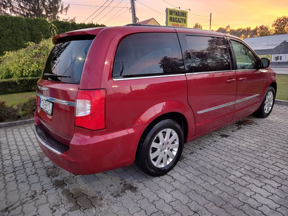 Chrysler Town Country