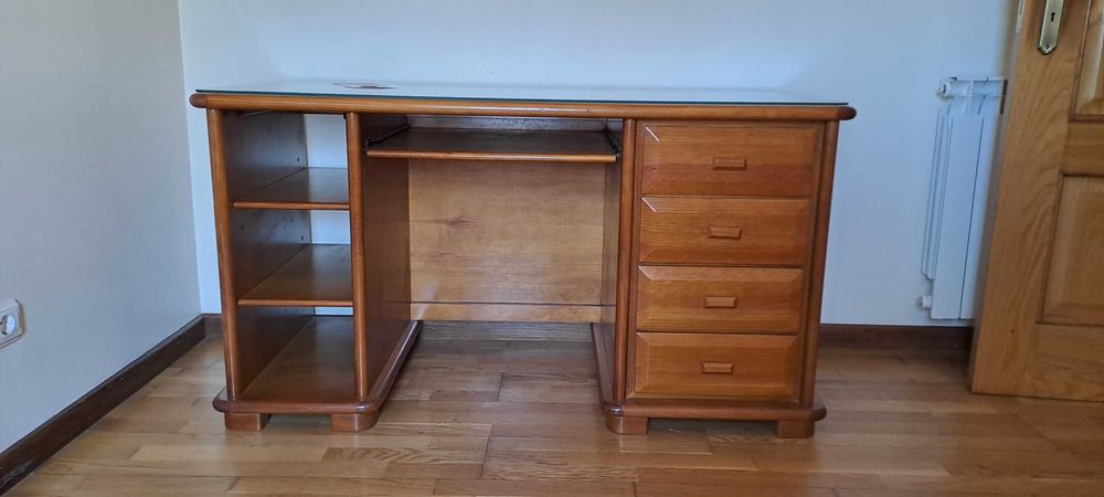 Conjunto Secretária Madeira Pinho Mel (Com Gavetas) + Cadeira