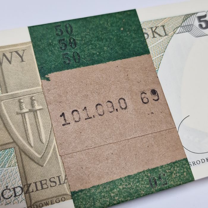 Paczka bankowa 50 złotych 1988 z numerem radarowym RADAR