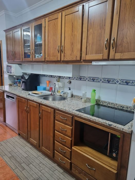 Vendo cozinha em castanho em excelente estado