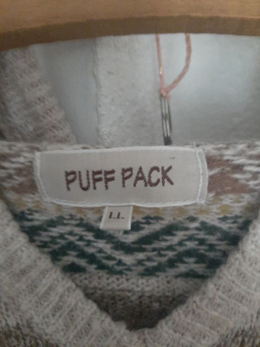 Sweter z kapturem