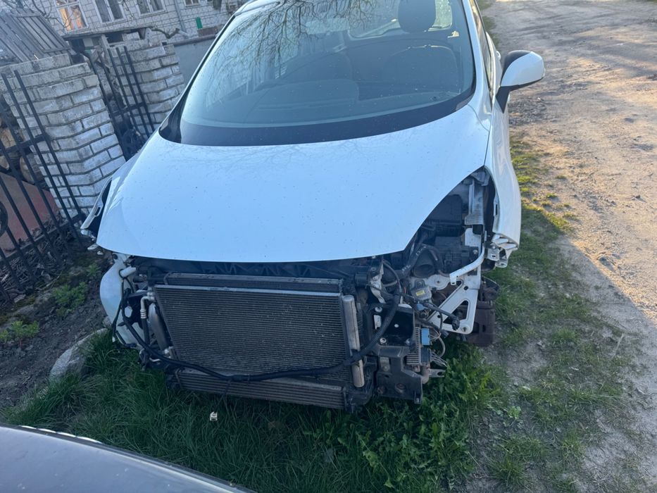 Двері ляди Renault scenic 3 Megane 3 логан 2