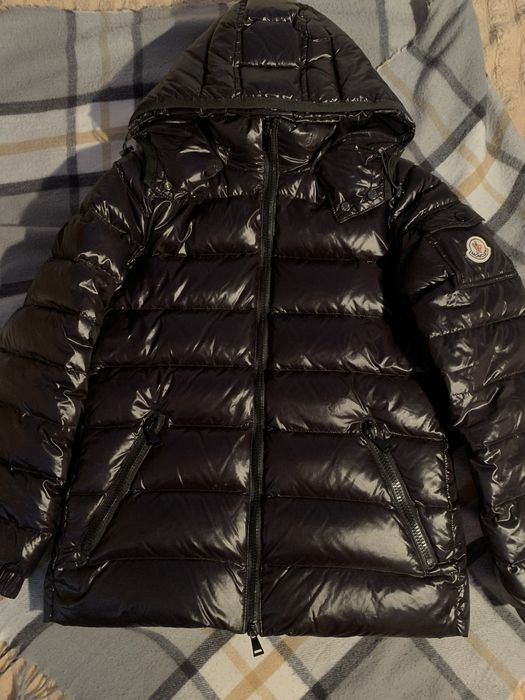 Czarna kurtka Moncler