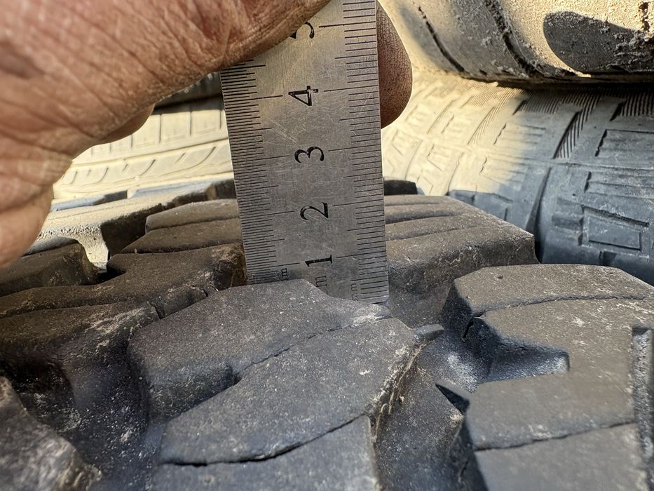 325 60 20 BFGoodrich All-Terrain T/A