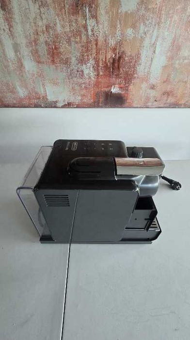 Máquina de Café Nespresso De'Longhi Lattissima Touch