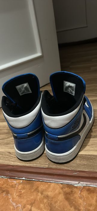 Nike air Jordan 1 retro mid SE Signal Blue
