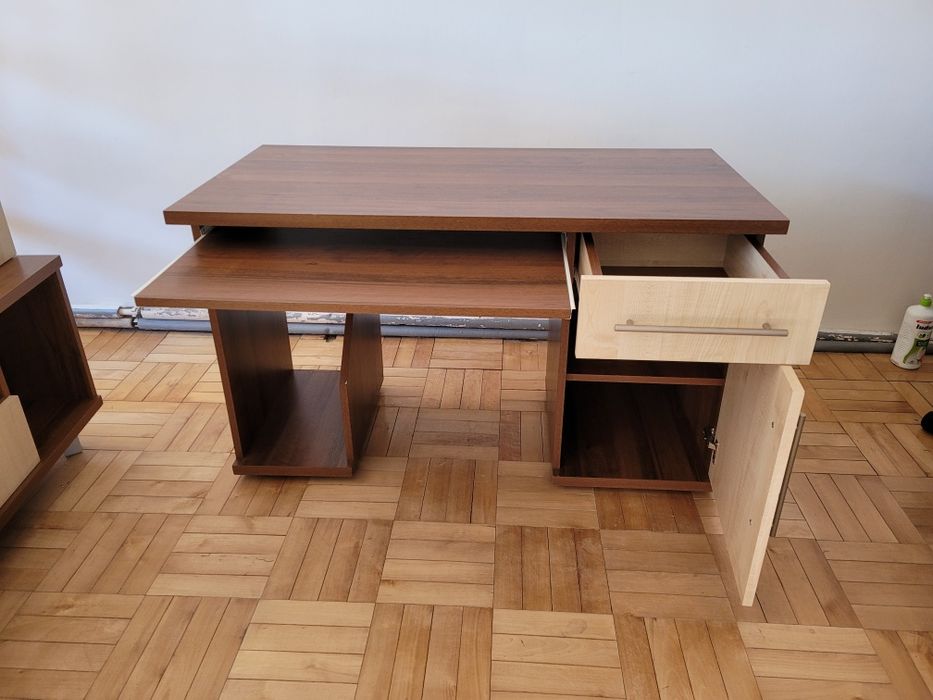 Biurko w dobrym stanie