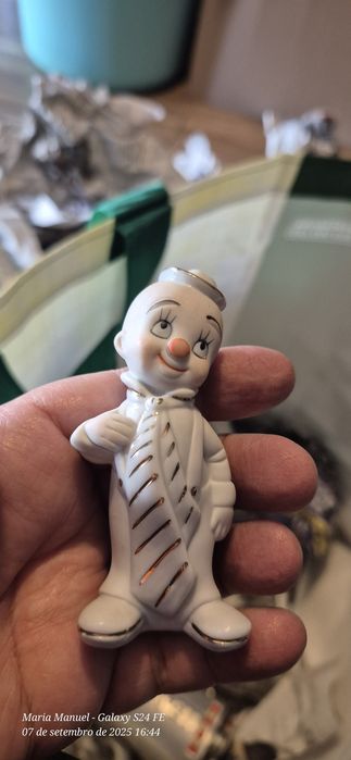 Estatuetas e jarrinhas