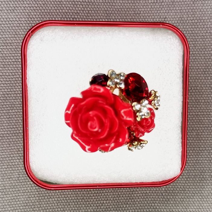 Pierścionek żywica cyrkonie duży Nowy