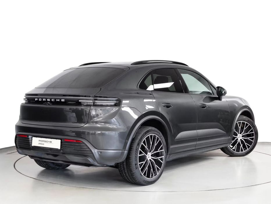 Porsche Macan Electric 4