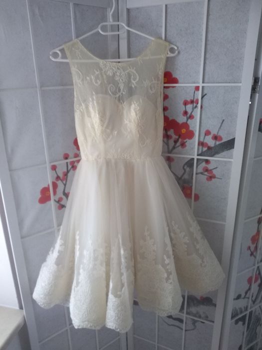 Sukienka koronkowa ecru r. 36